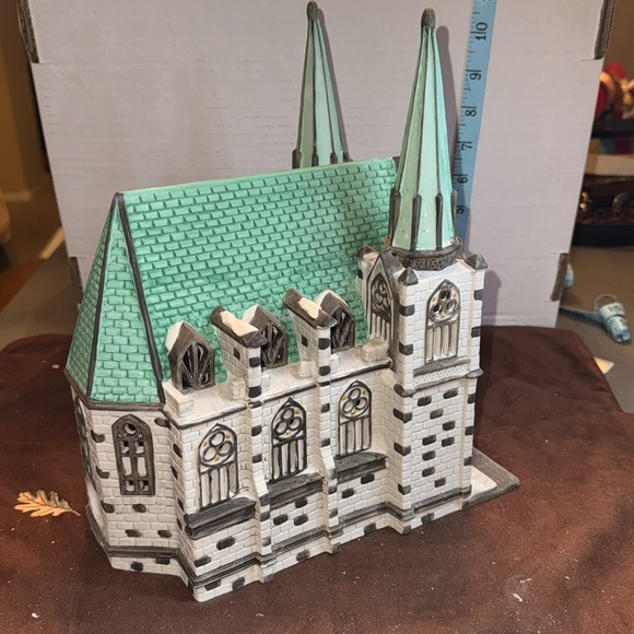 🐈‍⬛ Heritage Village Christmas in the City Series “Cathedral “(R) - Picture 5 of 12